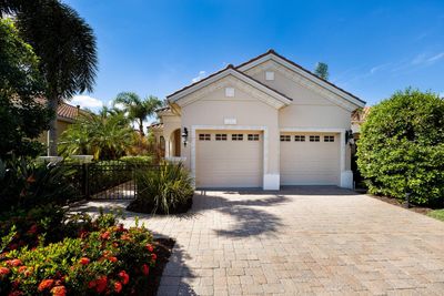 7232 Presidio Glen, House other with 2 bedrooms, 2 bathrooms and null parking in Lakewood Ranch FL | Image 2