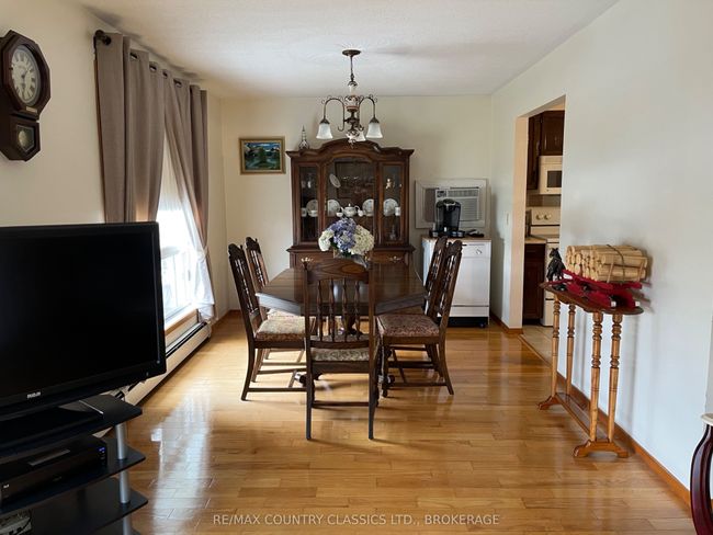 35 Clement St, House other with 4 bedrooms, 2 bathrooms and 7 parking in Addington Highlands ON | Image 8