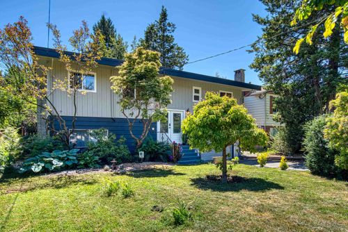 13750 Blackburn Avenue, White Rock, BC, V4B2Y8 | Card Image