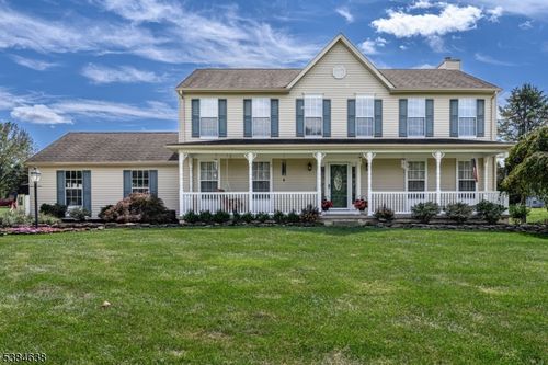 5 Cliffside Dr, Stewartsville, NJ, 08886-3125 | Card Image