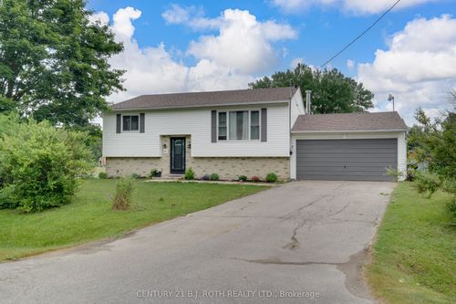 41 Market St, Lisle, ON, L0M1M0 | Card Image