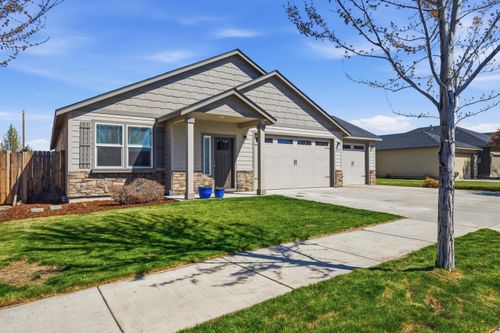 1770 Sw 36th Way, Redmond, OR, 97756-7260 | Card Image