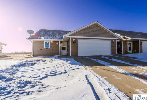 2037 Pratt Circle, St. Peter, MN, 56082 | Card Image