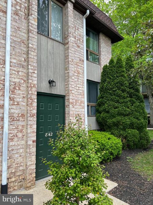 60a-842 Putnam Blvd, WALLINGFORD, PA, 19086-6705 | Card Image