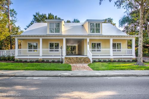 2130 Government St, Ocean Springs, MS, 39564-3971 | Card Image