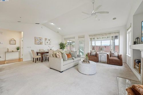 2870 Gelding Ln, Livermore, CA, 94551-8821 | Card Image