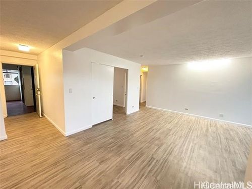 apt-201-1309 Wilder Ave, Honolulu, HI, 96822-4264 | Card Image