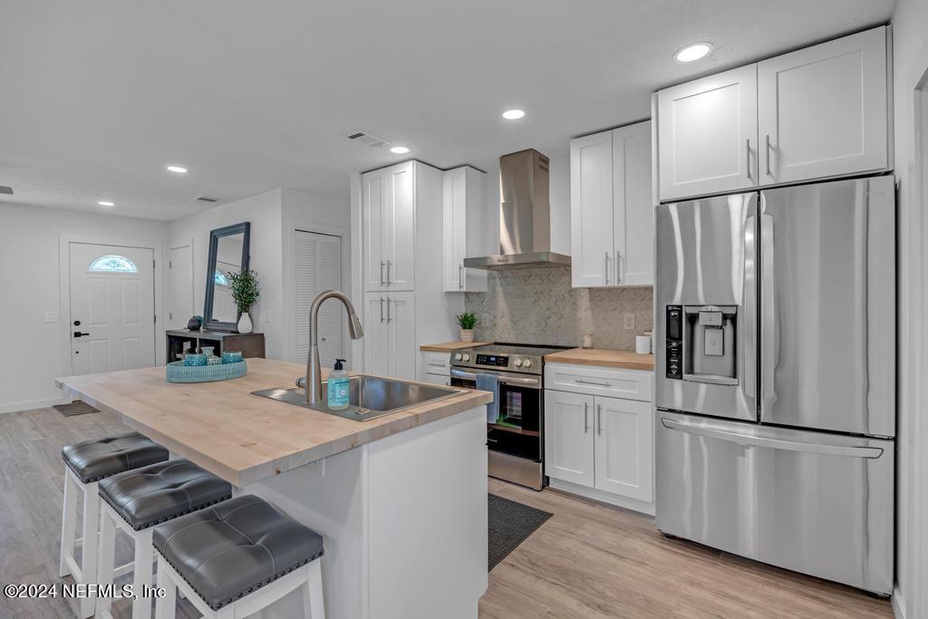 Saratoga Cir, Atlantic Beach, FL 32233