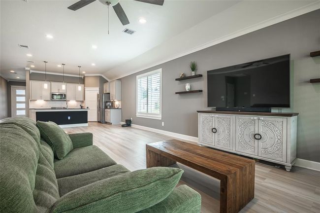 Upgraded 6" Baseboard | Image 14
