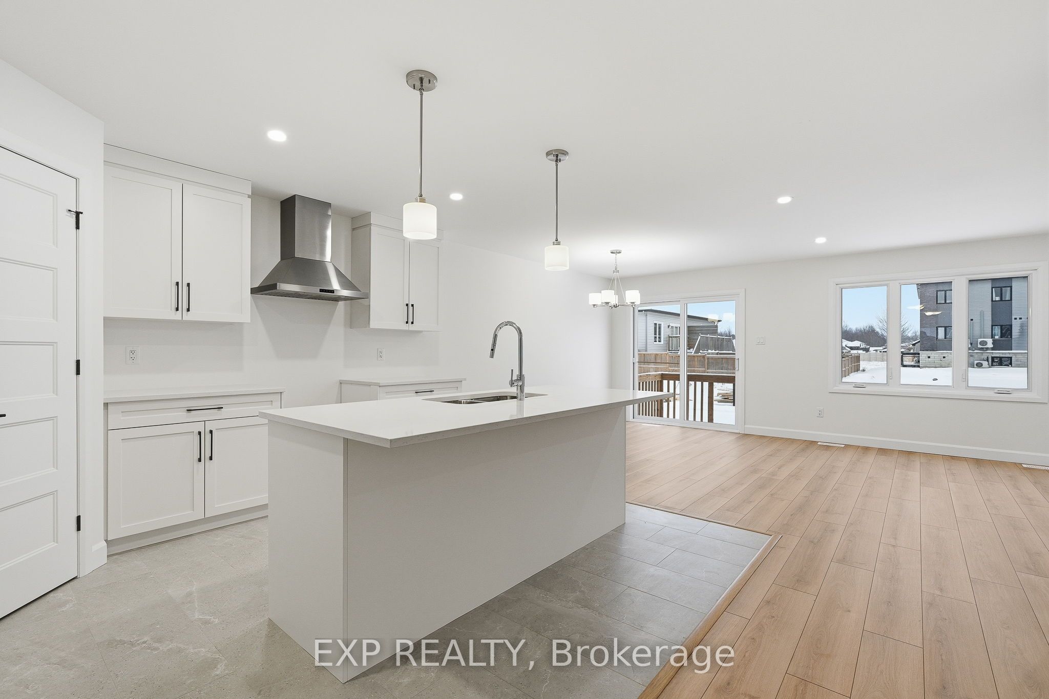 Residential in North Dundas 4