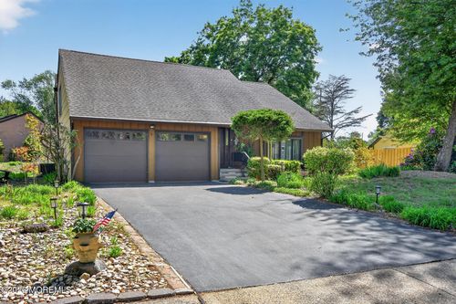 3 Scenic Ln, Matawan, NJ, 07747-3420 | Card Image