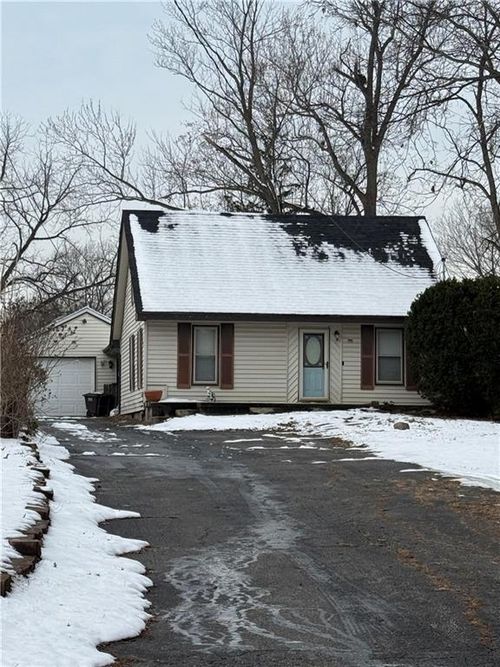 1100 S Ann St, Independence, MO, 64056-2411 | Card Image