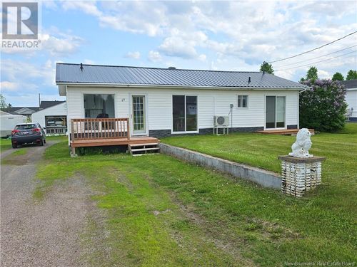 89 Rue Cormier, Petit Rocher, NB, E8J1N7 | Card Image