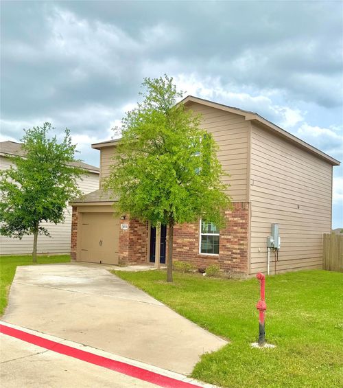 1013 Woodward Ct, Jarrell, TX, 76537-1921 | Card Image