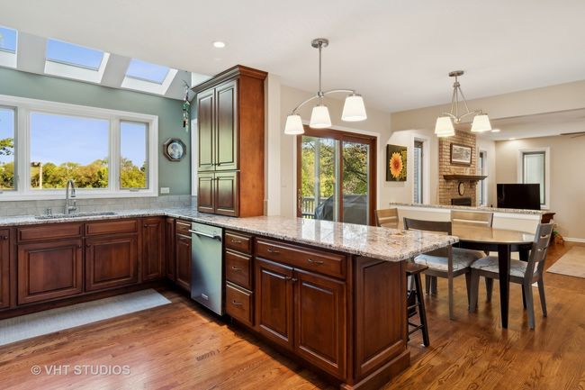 6479 Bannister Ct, House other with 4 bedrooms, 3 bathrooms and 2 parking in Lisle IL | Image 9