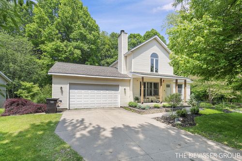 5829 Ellcourt Dr, Fennville, MI, 49408 | Card Image