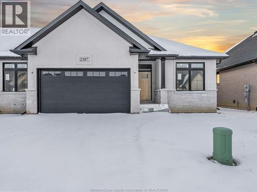 2587 Barkley Ave, Windsor, ON, N8P0G3 | Card Image