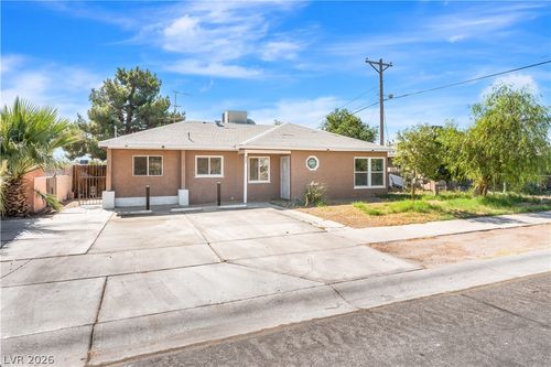 203 Earl St, Las Vegas, NV, 89101-5226 | Card Image