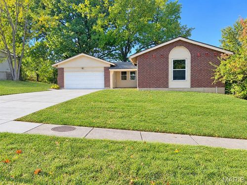 4484 Miletus Dr, Florissant, MO, 63033-6823 | Card Image