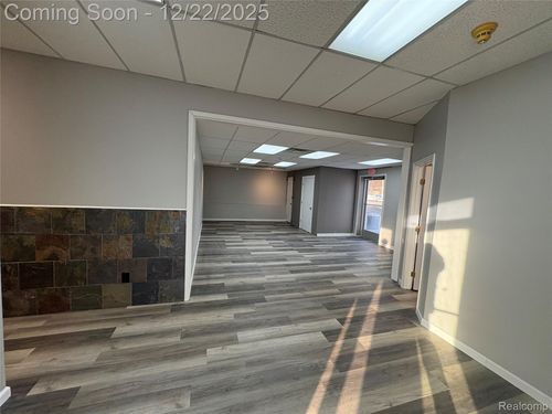 1028 W Huron St, Waterford, MI, 48328-3730 | Card Image