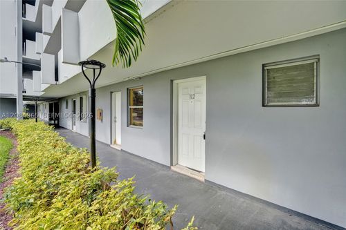 b112-1601 Ne 191st St, Miami, FL, 33179-4104 | Card Image