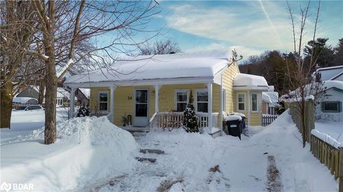 39 Fox St, Penetanguishene, ON, L9M1B5 | Card Image