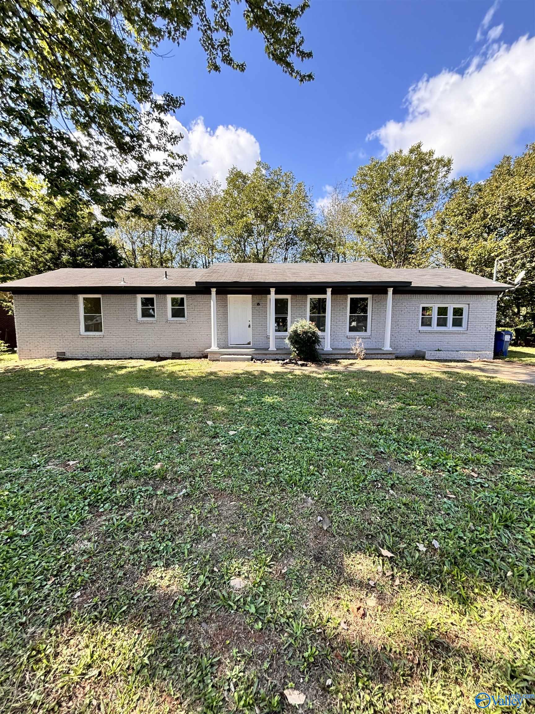 3227 W Helena Drive Nw, For Rent in Huntsville Zoocasa