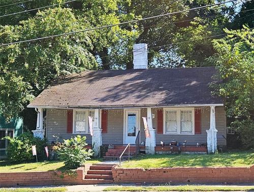 105 E Academy St, Madison, NC, 27025-2101 | Card Image