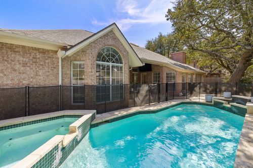 2040 Saint Andrews Dr, Round Rock, TX, 78664-6229 | Card Image