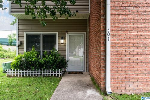 501 Hillsboro Ln, HELENA, AL, 35080-3712 | Card Image