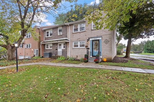 4310 Candlelight Ln, Liverpool, NY, 13090-3852 | Card Image