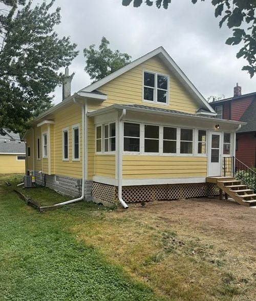 1040 24th Ave Se, Minneapolis, MN, 55414-2631 | Card Image