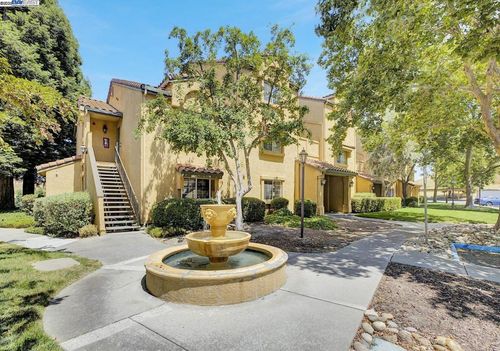 apt-359-805 Watson Canyon Ct, San Ramon, CA, 94582-4951 | Card Image