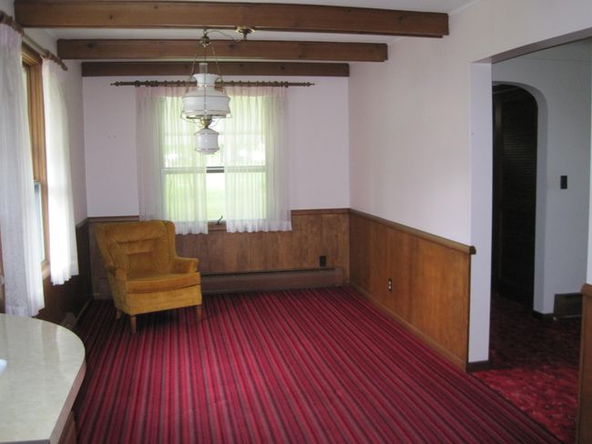 dining area | Image 11