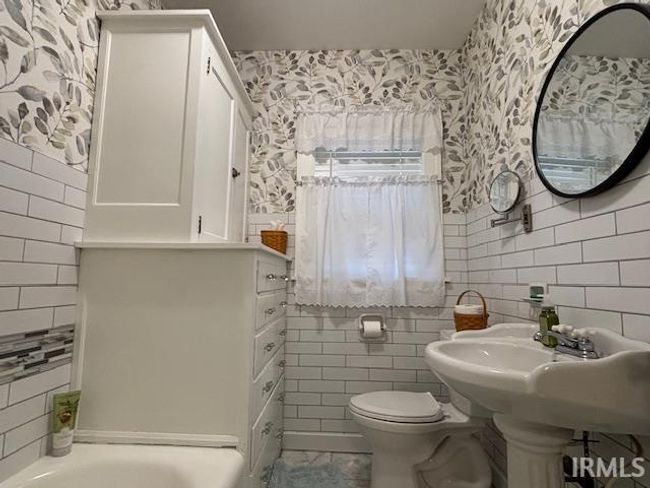 107 N Jackson Ave, House other with 4 bedrooms, 2 bathrooms and null parking in Fowler IN | Image 9