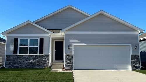 2787 Cecelia Dr, Hiawatha, IA, 52233-2811 | Card Image