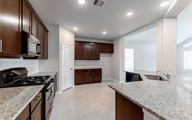 2710 Jasper Oaks Dr, House other with 3 bedrooms, 3 bathrooms and 3 parking in Iowa Colony TX | Image 4