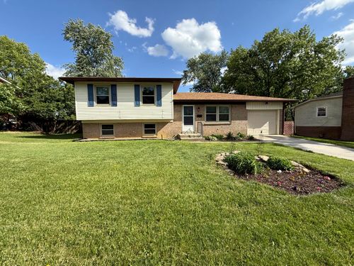 3266 Aqueduct Dr, Lexington, KY, 40517-3902 | Card Image