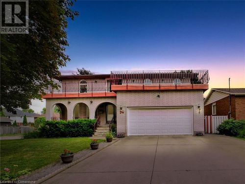 99 Regent Ave, Hamilton, ON, L9B1T6 | Card Image