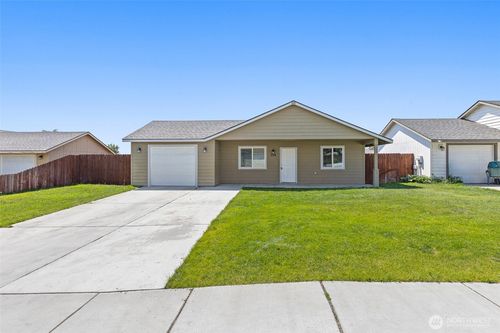 220 N Charles Ave, Pasco, WA, 99301-5916 | Card Image