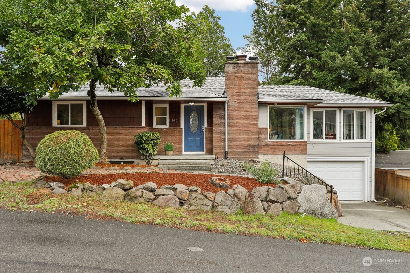 42nd Ave, Seattle, WA 98118