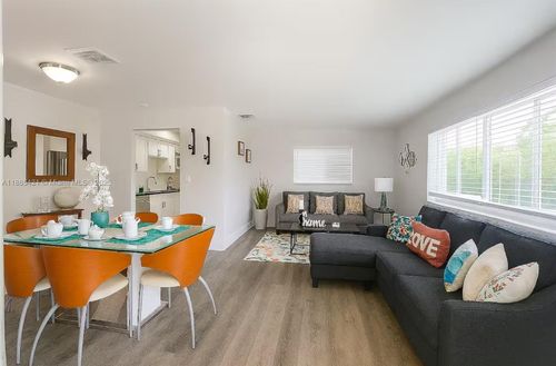 2-1321 Ne 118th St, Miami, FL, 33161-6837 | Card Image