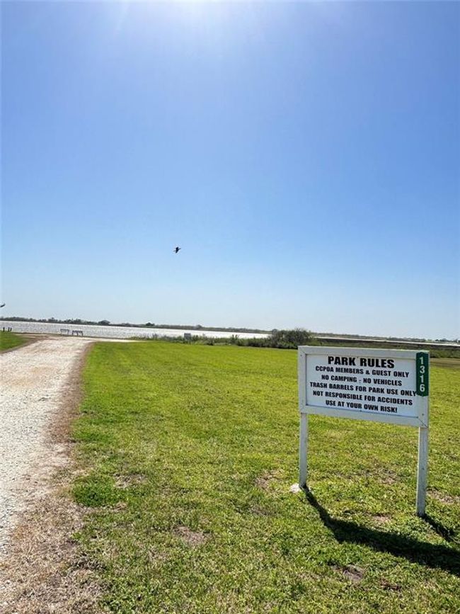 491 Carancahua Blvd, House other with 2 bedrooms, 1 bathrooms and 2 parking in Palacios TX | Image 34