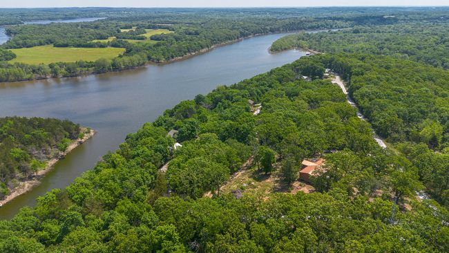 View of House and Lake | Image 41
