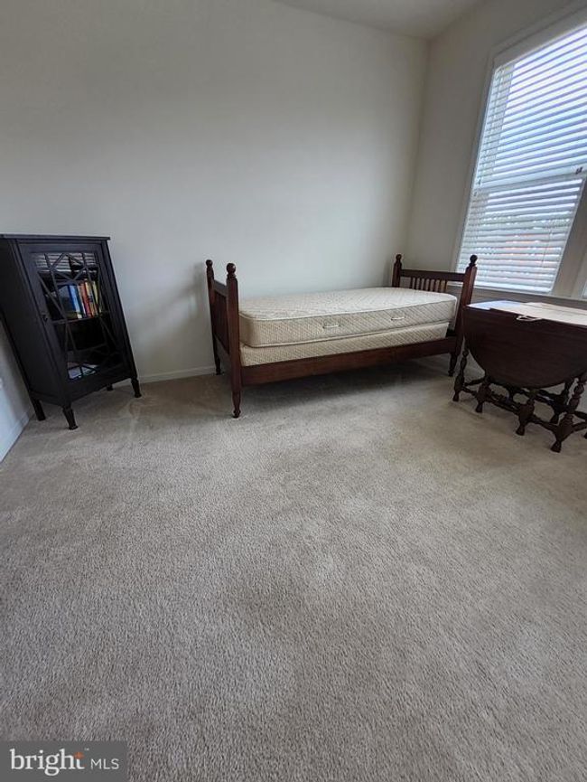 8952 Center St, Townhouse with 3 bedrooms, 3 bathrooms and null parking in Manassas VA | Image 17