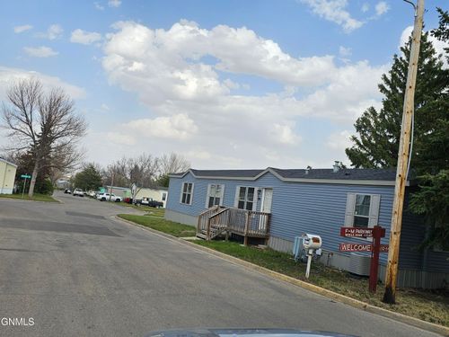 1916 Sioux St, Williston, ND, 58801-3336 | Card Image