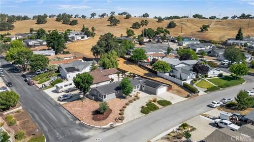 2425 Bridle Trail Ln, Paso Robles, CA, 93446 | Card Image
