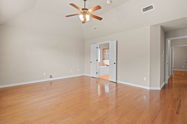 Primary bedroom with ensuite bath | Image 19