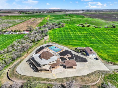 8560 Holmes Ln, Winters, CA, 95694-9610 | Card Image