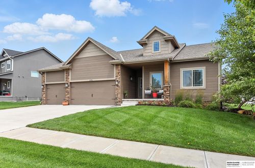 16426 Whitmore St, Bennington, NE, 68007-3336 | Card Image